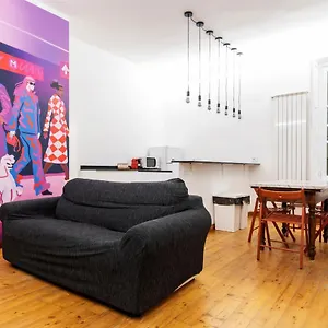 https://delightful-apartment-in-the-middle-of-navigli-district.italymilanhotels.net